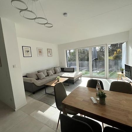 3 Zw 95 M2 Neubau Kostenlos Parkplatz Im Hof Kitzingen Eksteriør billede
